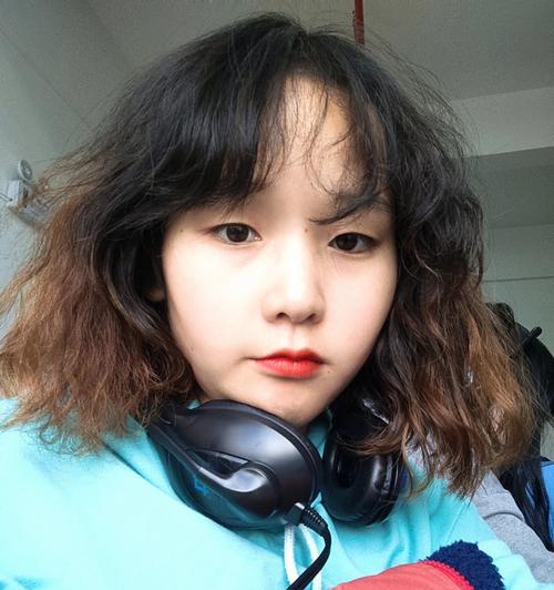 以畅玩5前置拍照，呈现细腻美颜（摄影达人首选，前置自拍魅力无限）